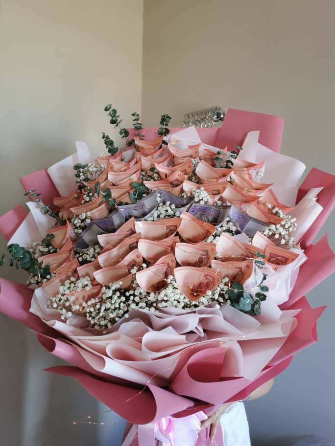 Alice Johnson - Head Florist
